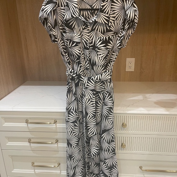 Flowing dress - Picture 2 of 4